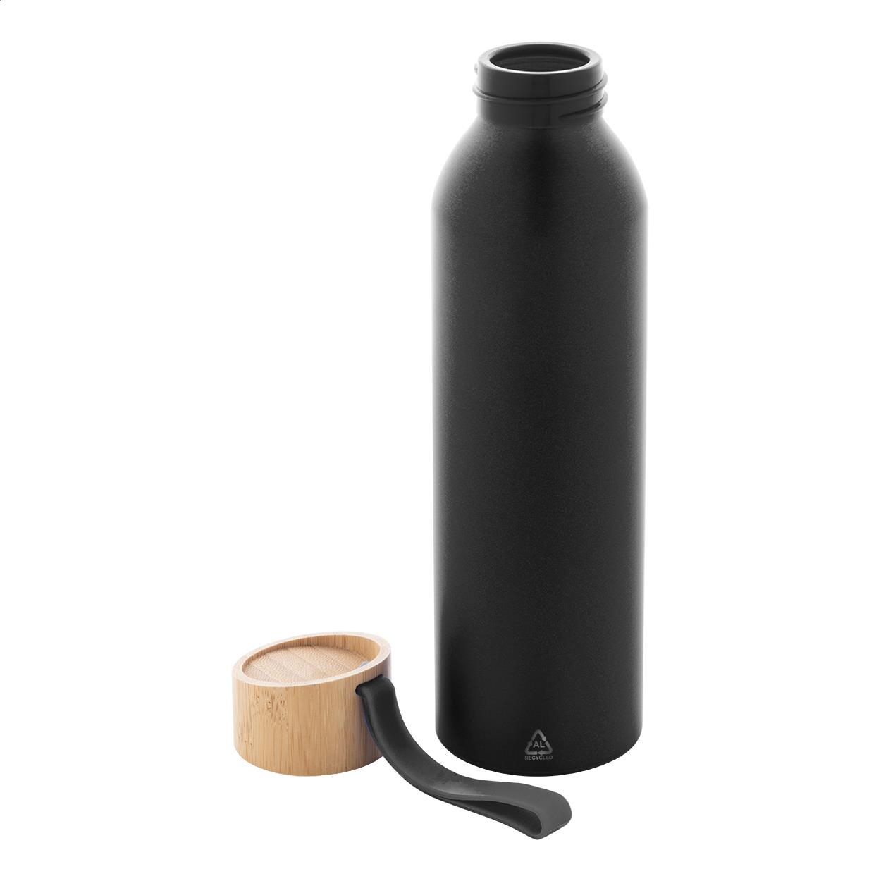 Flasche aus recyceltem Aluminium