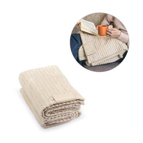 CELINE. Decke aus recyceltem Polyester (100 % rPET) mit einem Aufnäher zur individuellen Veredelung